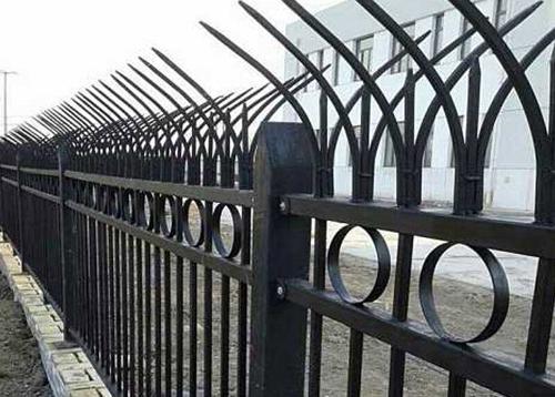 铁艺护栏铁艺护栏